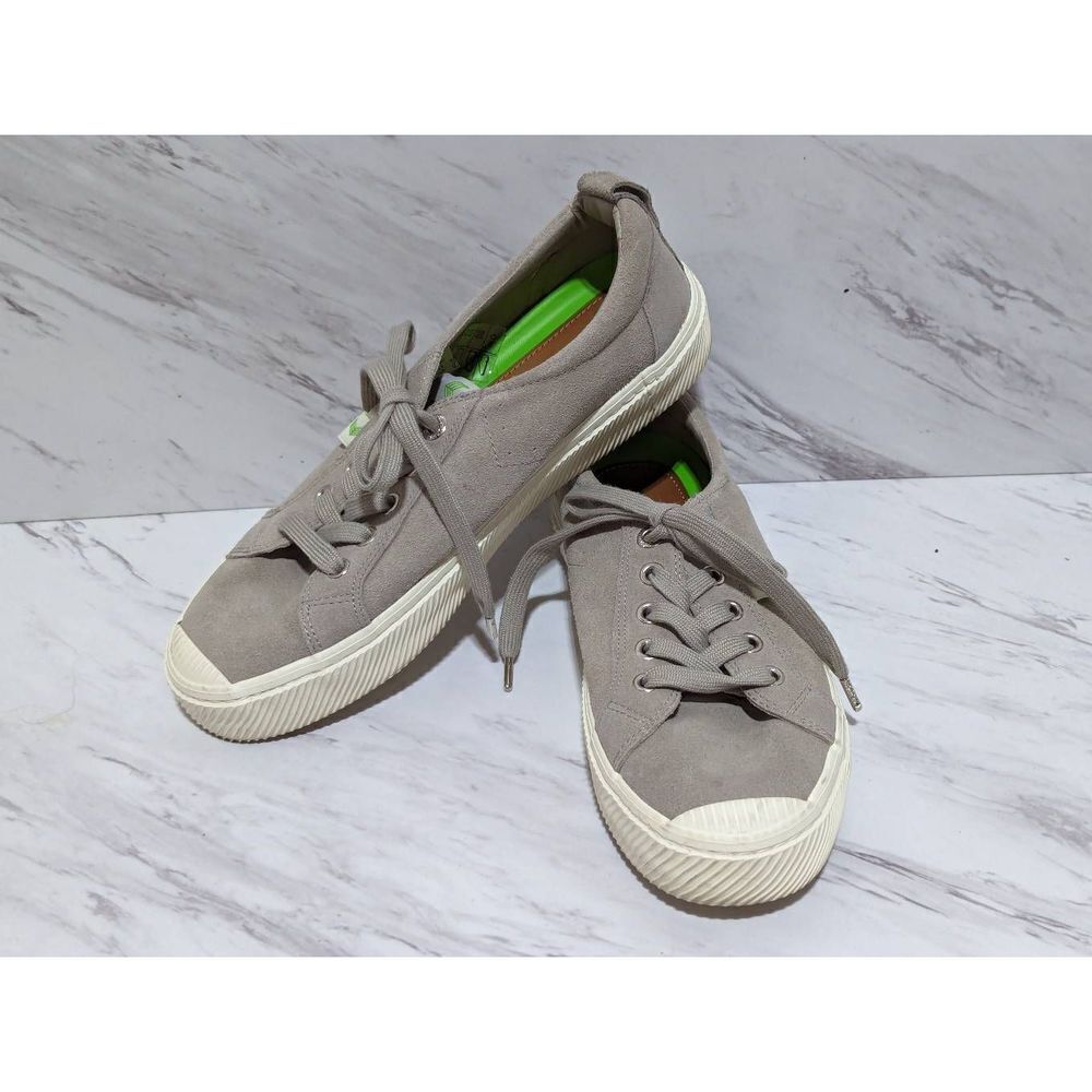 Cariuma Women's Gray Oca Low Suede Sustainable Eco Friendly Sneaker Size 8
